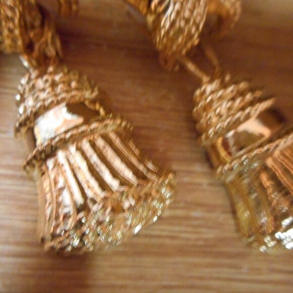 CLIP ON EARRINGS -  HOT CROSS BUNS IN GOLD METAL - WITH DANGLE - Picture 3 of 8